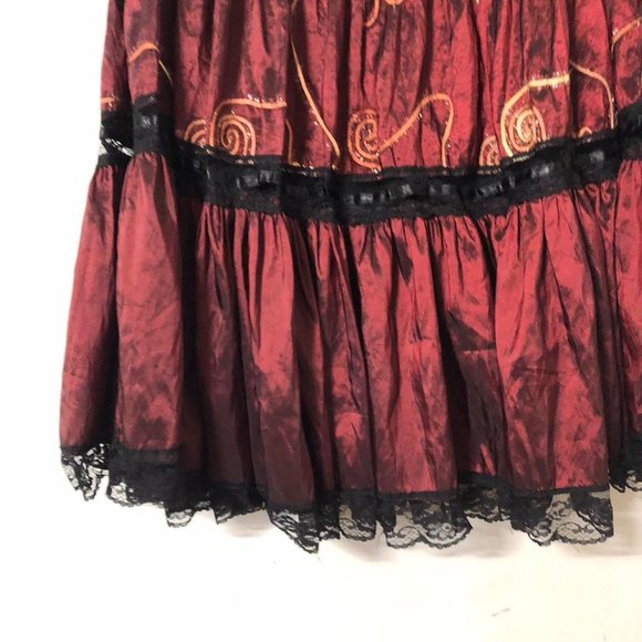 Red tiered skirt with lace and embroidery detailing - Picture 4 of 4